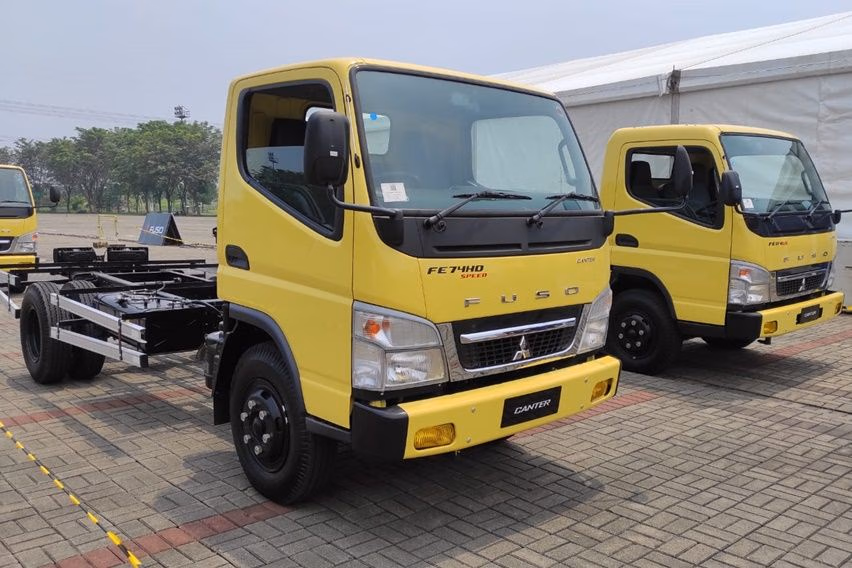 Perbedaan Mendasar Truk Euro 2 vs Euro 4: Lebih dari Sekadar Asap Knalpot